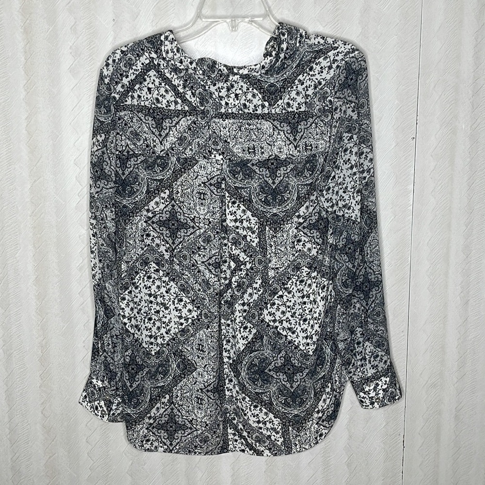 ❤️ 🆕 ROSE + OLIVE Button Down Blouse Size S - Picture 3 of 4